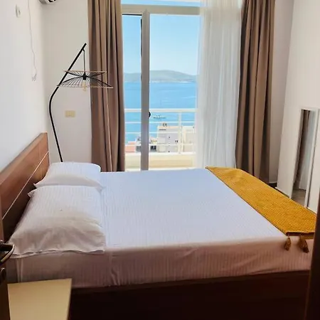 Seaside Serenity! Free Parking! *