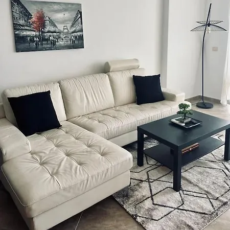 Seaside Serenity! Free Parking! Apartment *