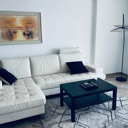 Apartman Seaside Serenity! Free Parking!