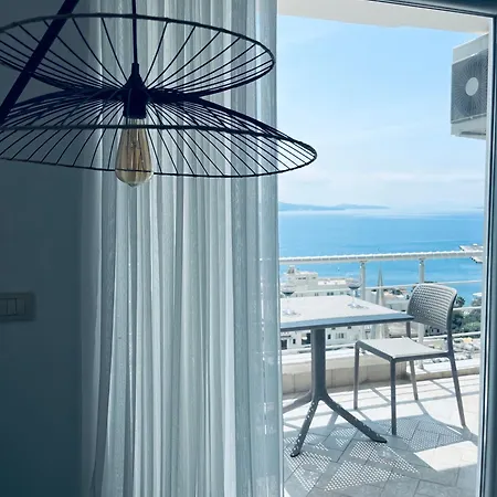 Seaside Serenity! Free Parking! Apartment *