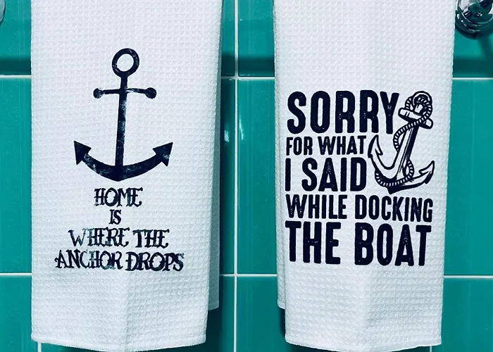 Seaside Serenity! Free Parking!